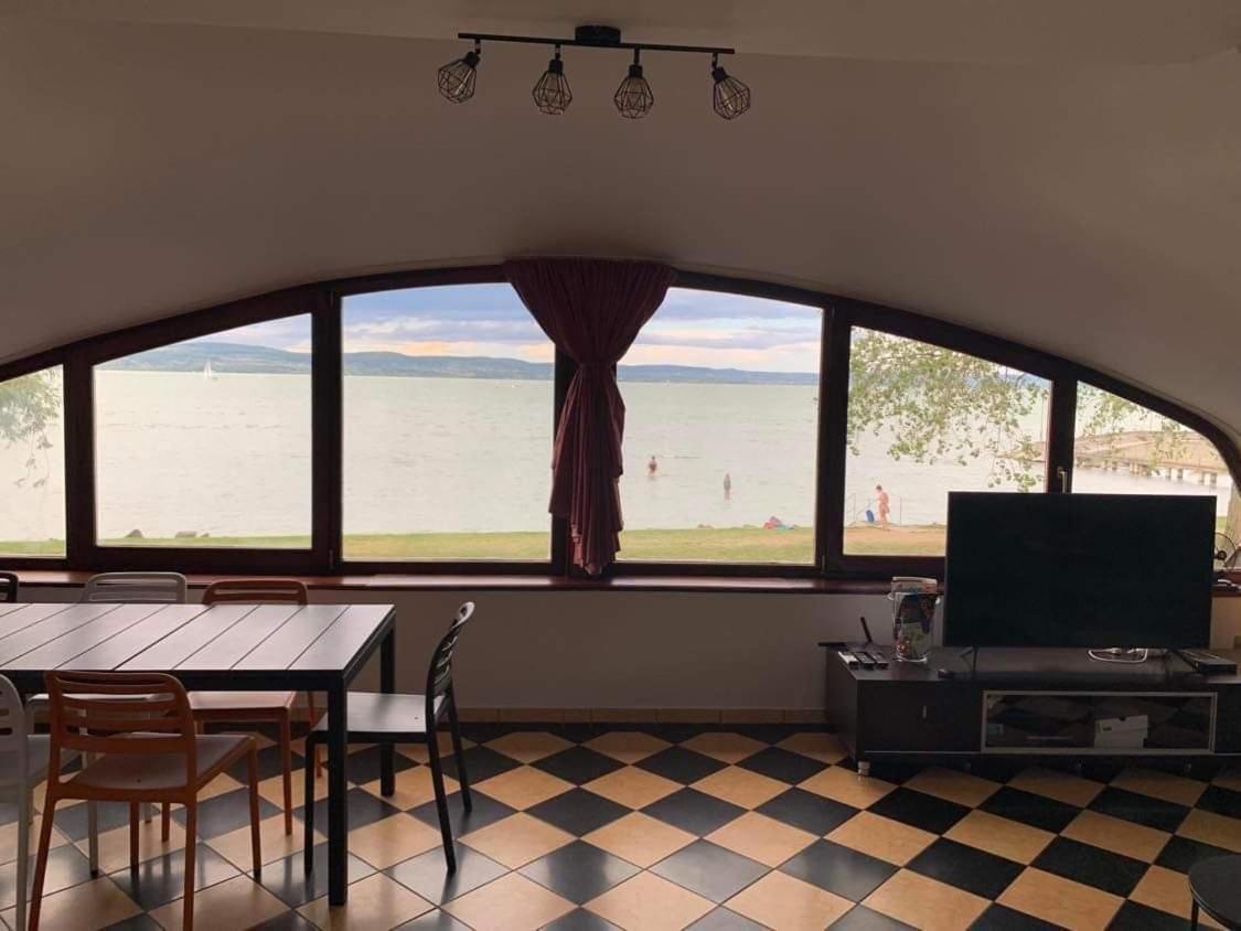 Szines Panoráma Apartman Balatonlelle Esterno foto